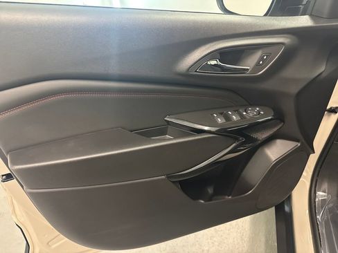 New 2026 Chevrolet Trax RS w/ Sunroof Package FWD image 12