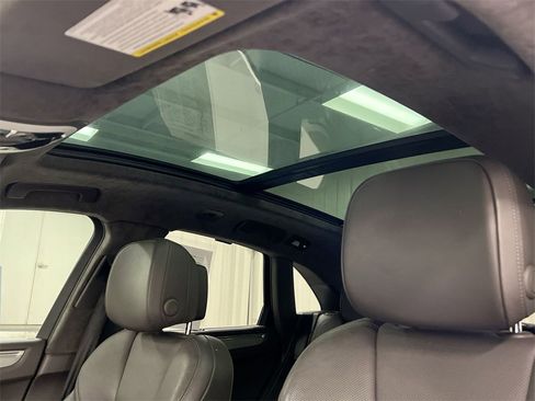 Used 2017 Porsche Macan Turbo image 19