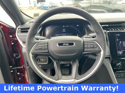 New 2025 Jeep Grand Cherokee Altitude image 20