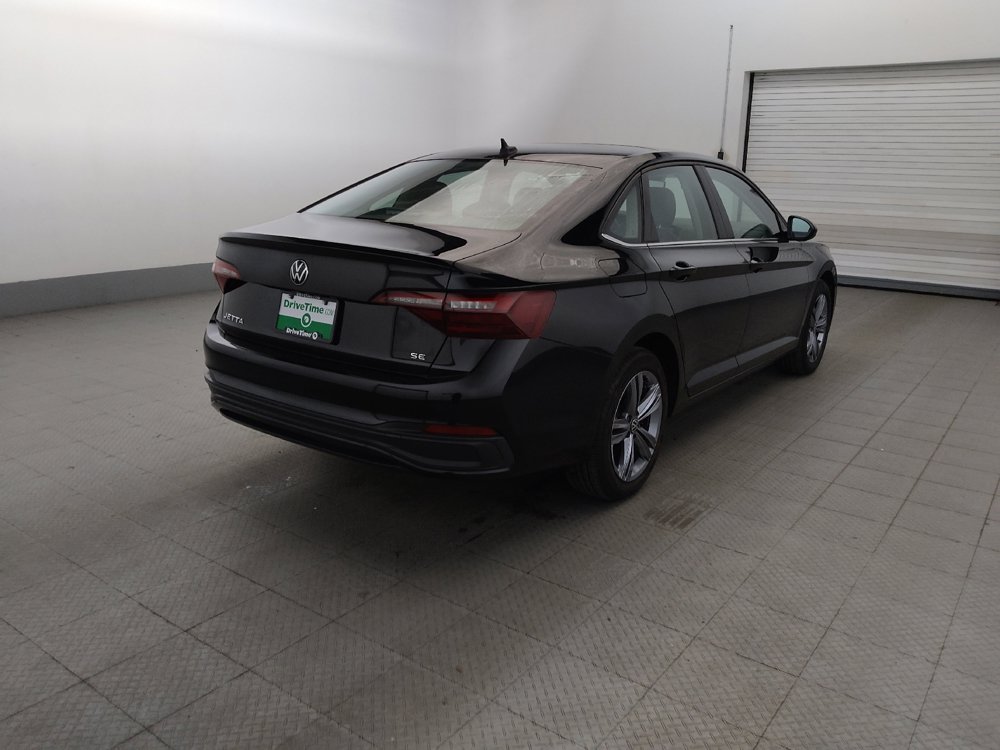 Used 2023 Volkswagen Jetta SE FWD image 9