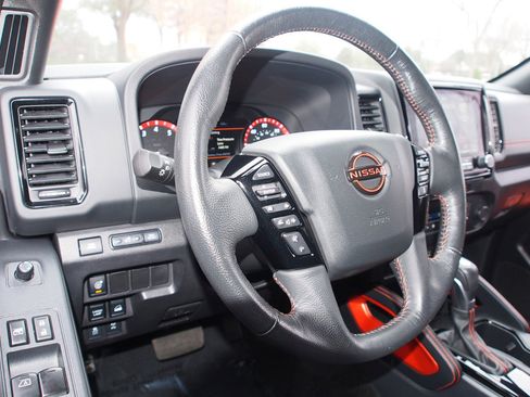 Used 2022 Nissan Frontier PRO-4X w/ Technology Package image 15