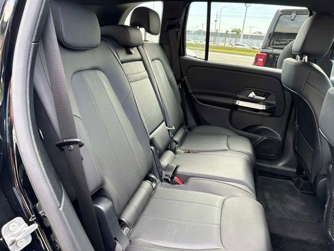 Used 2024 Mercedes-Benz GLB 250 image 9