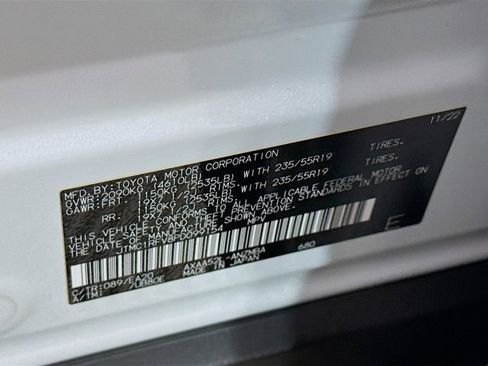 Used 2023 Toyota RAV4 XLE Premium image 32