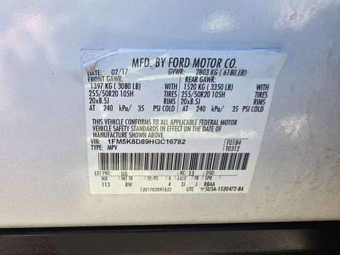 Used 2017 Ford Explorer XLT w/ Equipment Group 202A AWD/4WD image 41