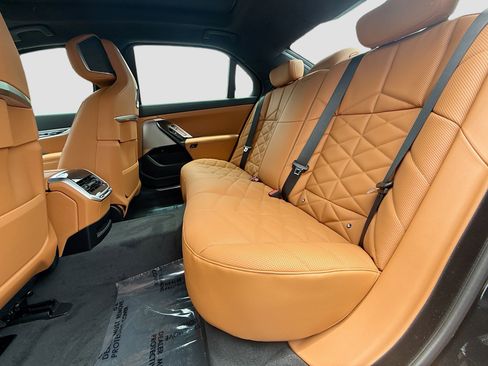 New 2026 BMW 740i w/ Premium Package RWD image 21