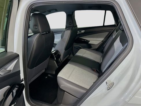 Used 2023 Volkswagen ID.4 Pro AWD/4WD image 29