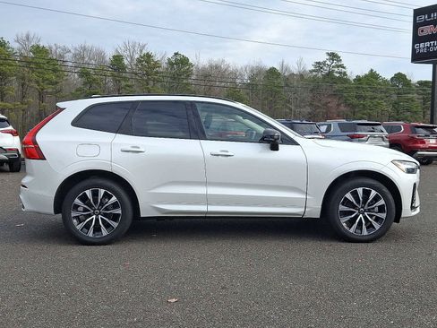 Used 2024 Volvo XC60 B5 Core w/ Climate Package image 7