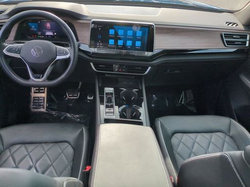 Used 2025 Volkswagen Atlas SEL Premium R-Line image 35