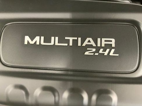 Used 2016 Chrysler 200 S image 32