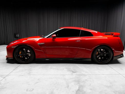 Used 2023 Nissan GT-R Premium w/ Floor Mat Package image 10