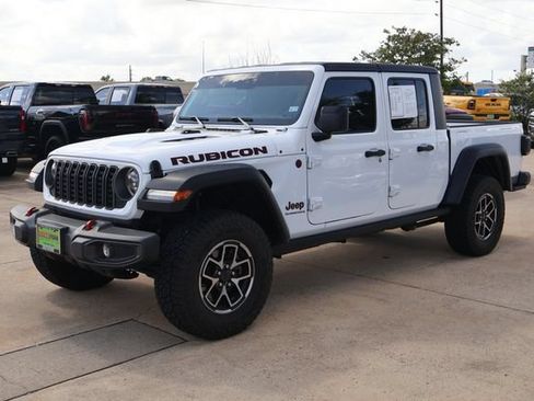 Used 2025 Jeep Gladiator Rubicon w/ Convenience Group AWD/4WD image 3