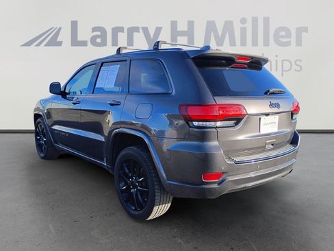 Used 2018 Jeep Grand Cherokee Altitude image 3