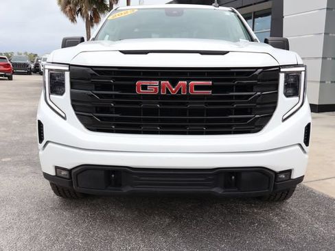 Used 2023 GMC Sierra 1500 Elevation w/ X31 Off-Road Package AWD/4WD image 3