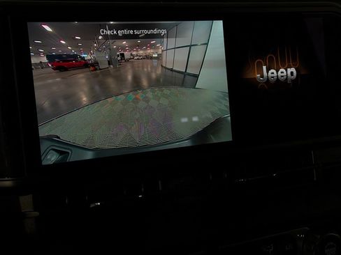 Certified 2025 Jeep Gladiator Sport image 18