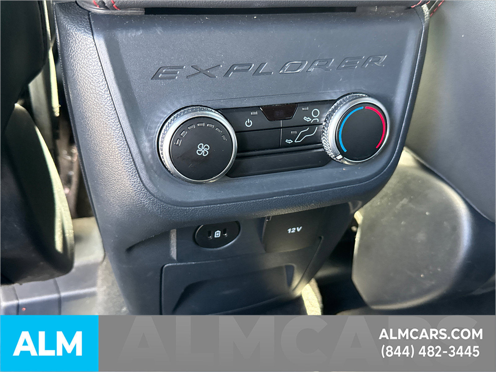 Used 2025 Ford Explorer ST-Line AWD/4WD image 29
