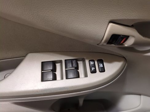 Used 2010 Toyota Corolla LE image 16