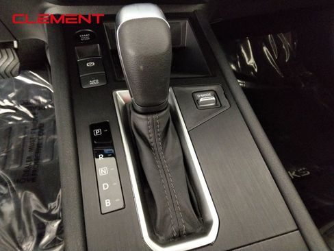 Used 2026 Nissan Kicks SV FWD image 19