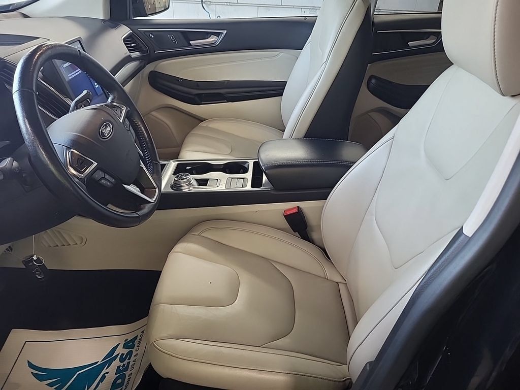 Used 2022 Ford Edge Titanium AWD/4WD image 5