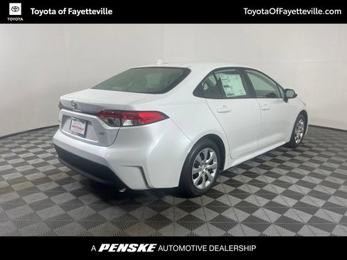 Used 2026 Toyota Corolla LE FWD image 5