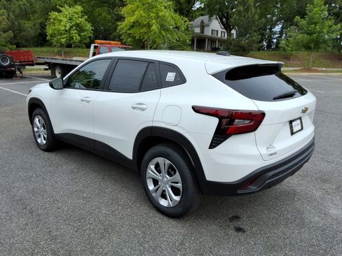 New 2026 Chevrolet Trax LS FWD image 7