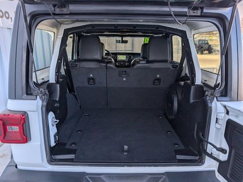 Used 2020 Jeep Wrangler Unlimited Sahara image 26
