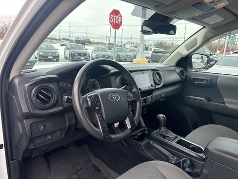 Used 2020 Toyota Tacoma SR image 10