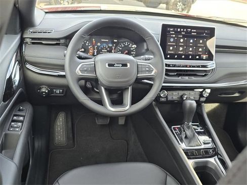 New 2026 Jeep Compass Latitude image 6