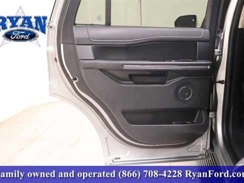 Used 2024 Ford Expedition XLT image 11