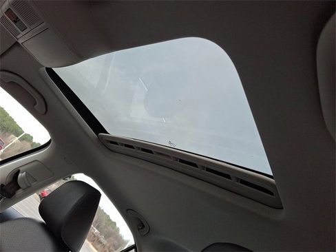 Used 2018 Volkswagen Jetta SE image 11