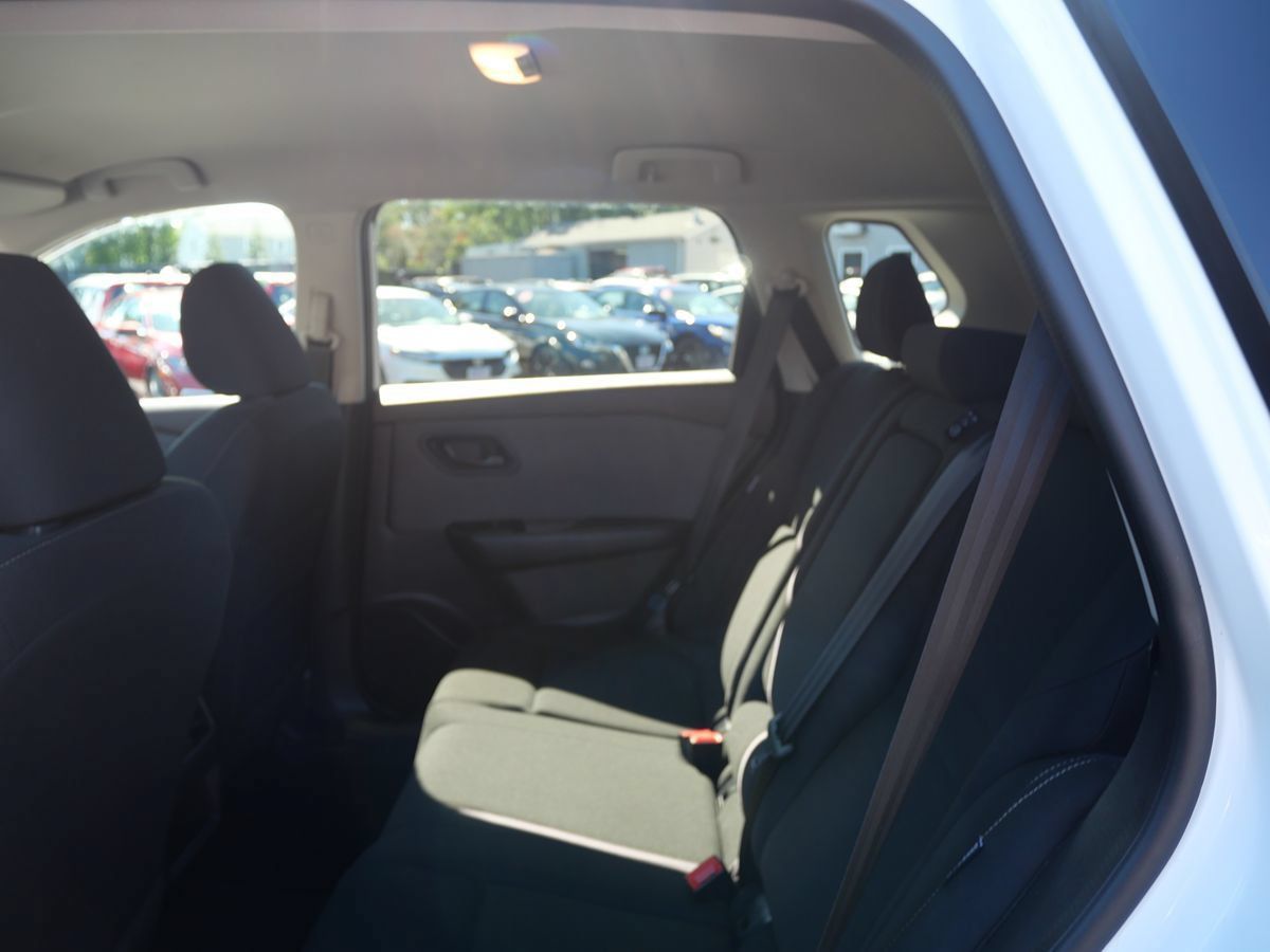 Used 2023 Nissan Rogue S AWD/4WD image 21