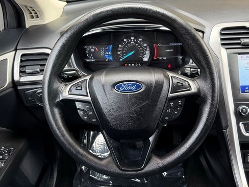 Used 2020 Ford Fusion SE FWD image 24