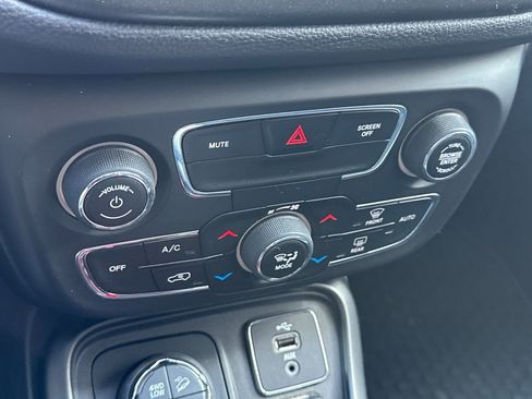 Used 2018 Jeep Compass Trailhawk image 28