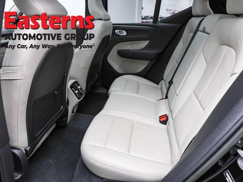 Used 2023 Volvo XC40 B4 Ultimate FWD image 19