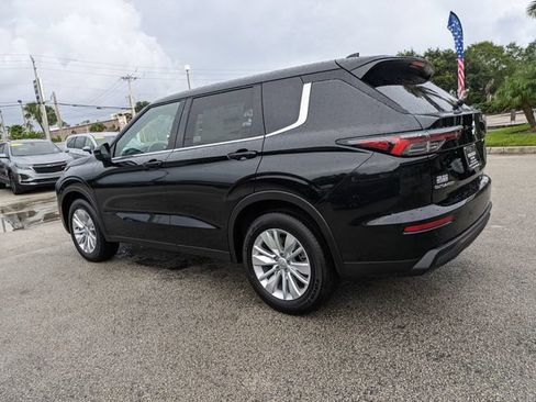 New 2026 Mitsubishi Outlander ES FWD image 6