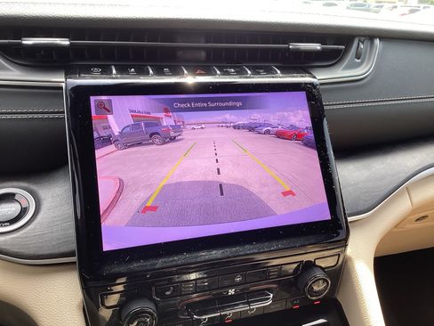 Used 2025 Jeep Grand Cherokee L Limited RWD image 20