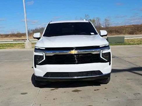 New 2026 Chevrolet Suburban LS RWD image 3