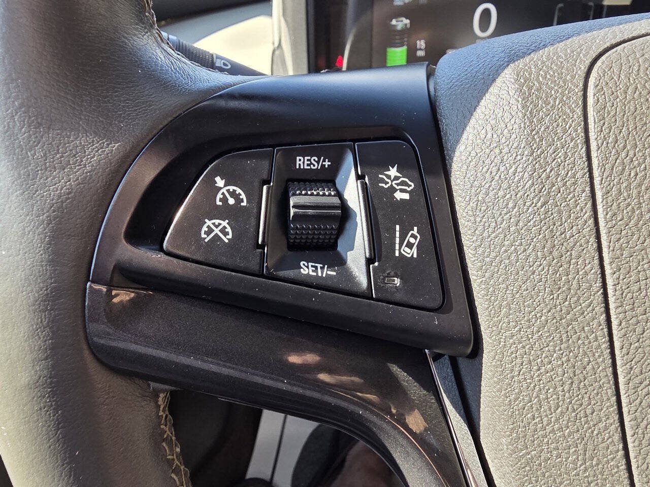 Used 2013 Chevrolet Volt w/ Enhanced Safety Package 2 FWD image 17