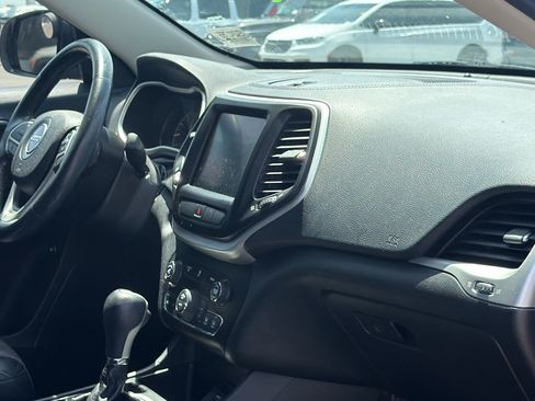 Used 2014 Jeep Cherokee Limited FWD image 21
