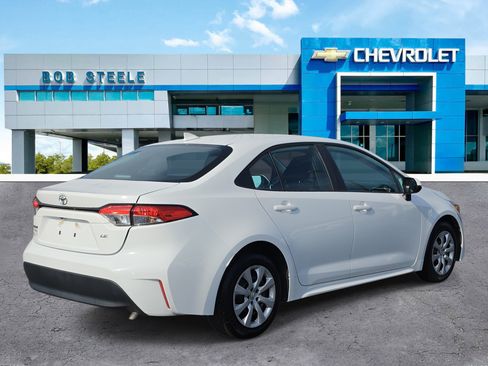 Used 2023 Toyota Corolla LE FWD image 4