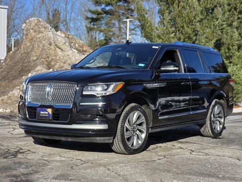 Used 2023 Lincoln Navigator Reserve image 4