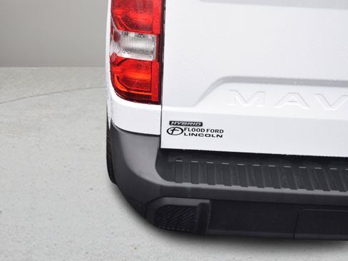 Certified 2024 Ford Maverick XLT FWD image 6