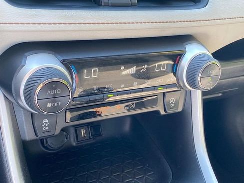Used 2021 Toyota RAV4 XLE w/ Convenience Package FWD image 25