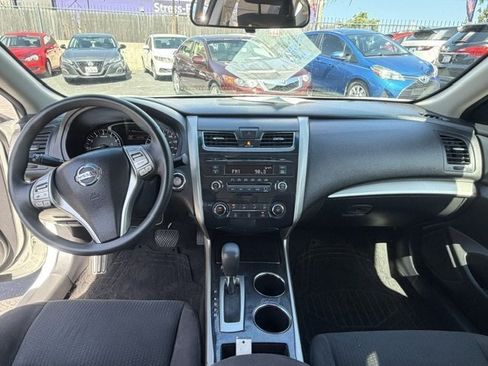 Used 2014 Nissan Altima 2.5 S FWD image 12