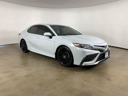 Used 2023 Toyota Camry XSE w/ Cold Weather Package image 5