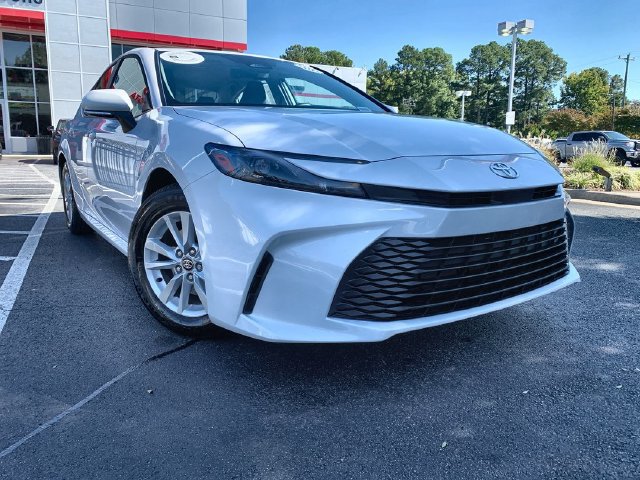 Used 2026 Toyota Camry LE w/ Convenience Package FWD image 2
