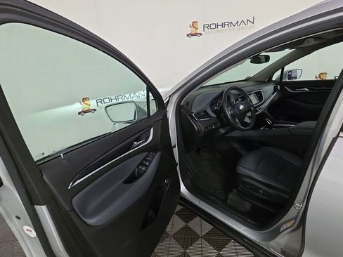 Used 2020 Buick Enclave Essence w/ Sport Touring Edition FWD image 19