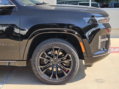 New 2026 Jeep Grand Wagoneer L Summit AWD/4WD image 6