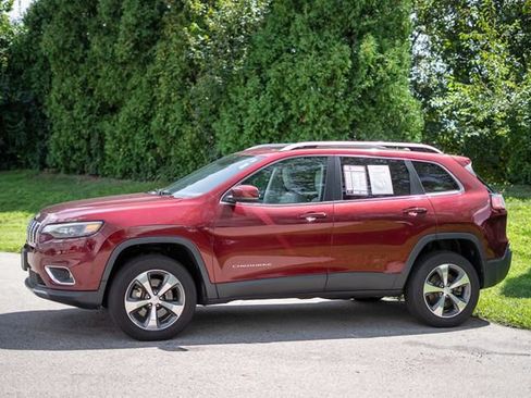 Used 2019 Jeep Cherokee Limited w/ Luxury Group AWD/4WD image 8