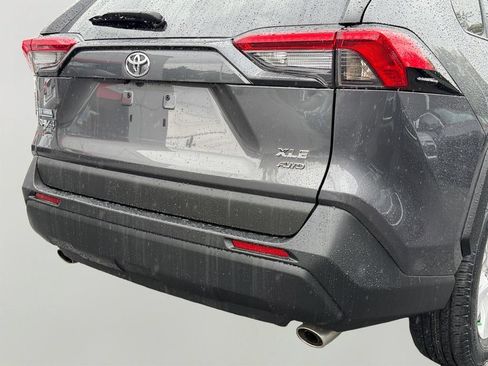 Used 2021 Toyota RAV4 XLE AWD/4WD image 10
