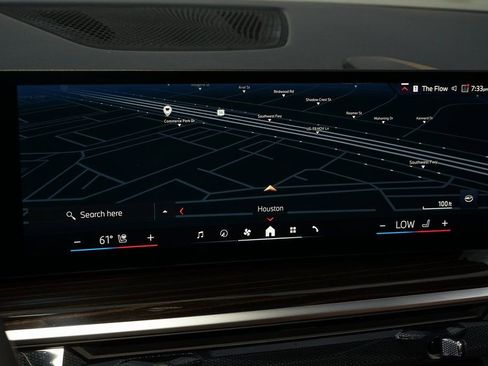 Used 2025 BMW X5 xDrive50e w/ Premium Package image 15